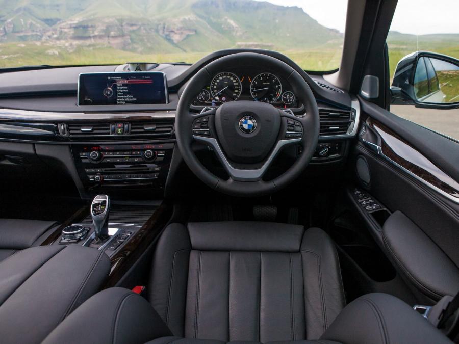  BMW X5 xDrive 5.0i 2014 года  (ZA) (фото 10 из 20)